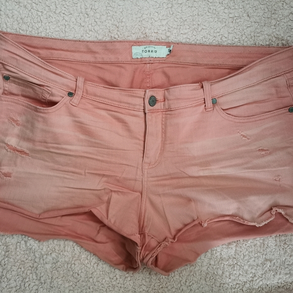 Torrid Light Pink Denim Shorts - Picture 1 of 2